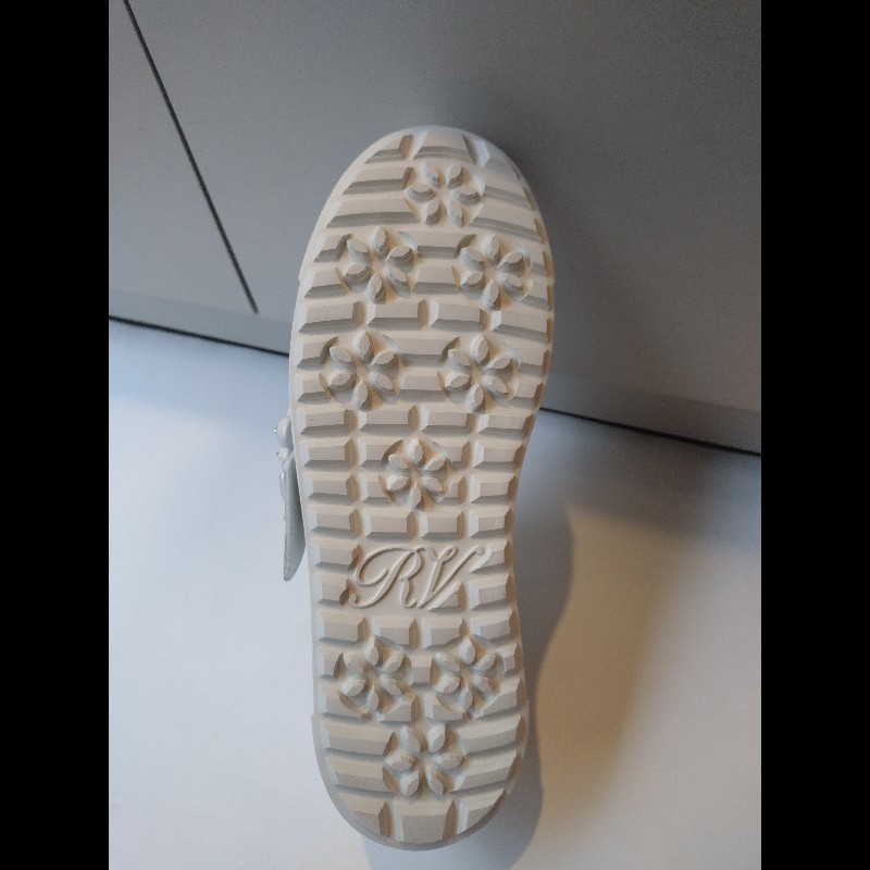 Roger Vivier 白皮水鑽方釦休閒鞋-12