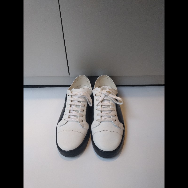 Chanel 黑白皮革綁帶休閒鞋-1