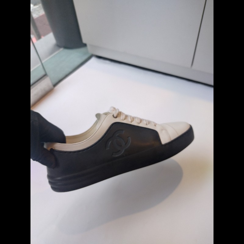 Chanel 黑白皮革綁帶休閒鞋-3