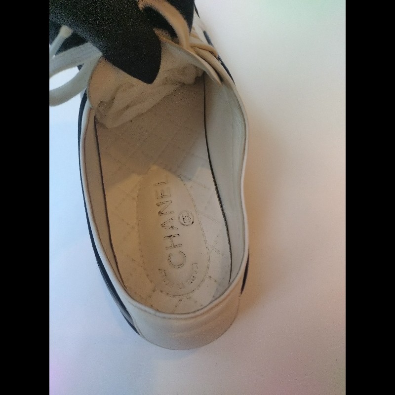 Chanel 黑白皮革綁帶休閒鞋-12