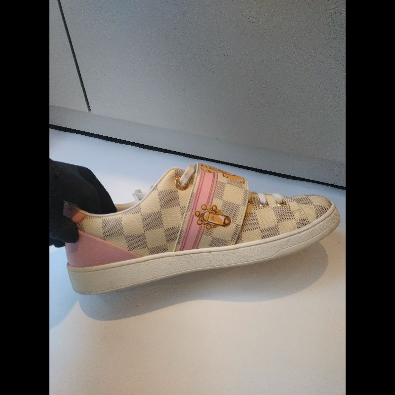 LV 白格粉邊休閒鞋-3