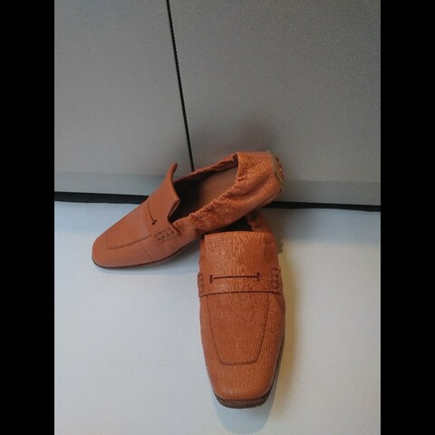 Hermes 橘色皮革豆豆休閒鞋