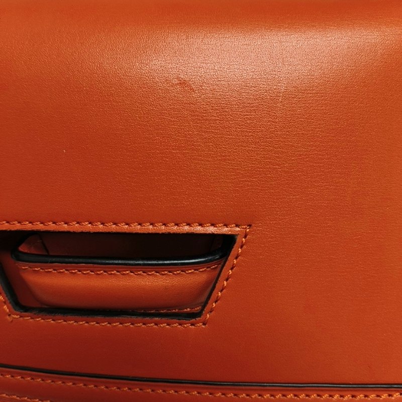 LOEWE Barcelona 橙色牛皮斜挎包單肩包金色五金可拆卸肩帶-11