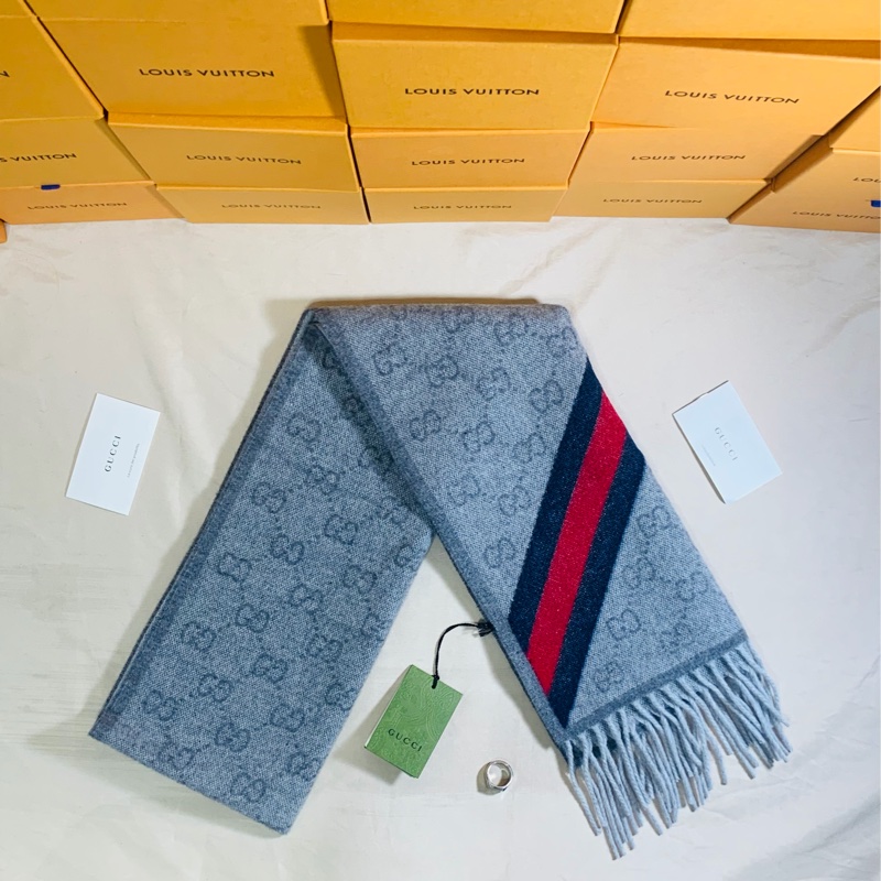 🎁全台最甜 全新含吊牌 Gucci 古馳 灰雙色滿版logo羊毛圍巾-1