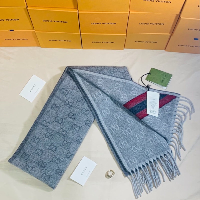 🎁全台最甜 全新含吊牌 Gucci 古馳 灰雙色滿版logo羊毛圍巾-2