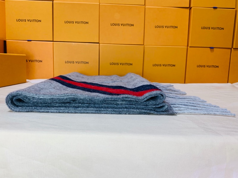 🎁全台最甜 全新含吊牌 Gucci 古馳 灰雙色滿版logo羊毛圍巾-6