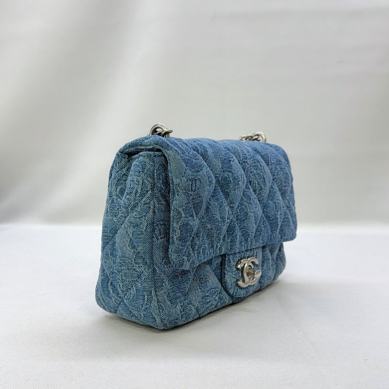 CHANEL 丹寧山茶花愛心扣鏈帶包-3