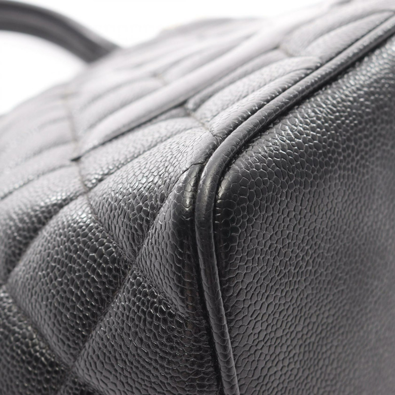 香奈兒 (CHANEL) Medallion 手提包，黑色粒面小牛皮，二手，女士，帶銀色金屬扣和雙C標誌，Coco-8