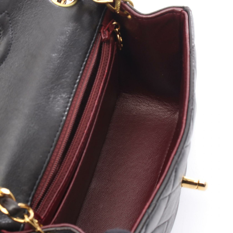 香奈兒迷你絎縫鏈條肩背斜背包，羊皮材質，黑色，金色五金，二手-2