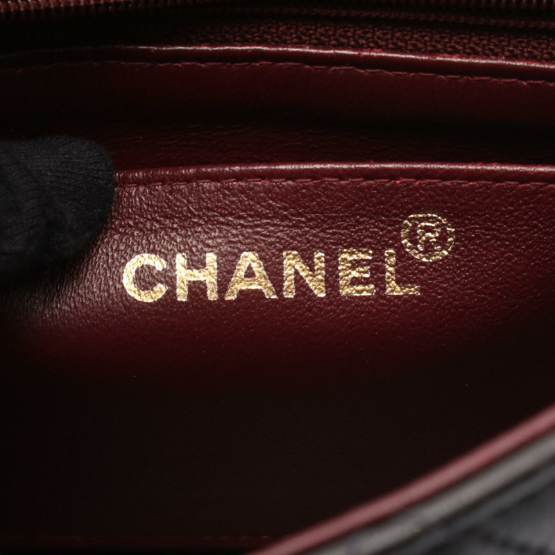 香奈兒迷你絎縫鏈條肩背斜背包，羊皮材質，黑色，金色五金，二手-3