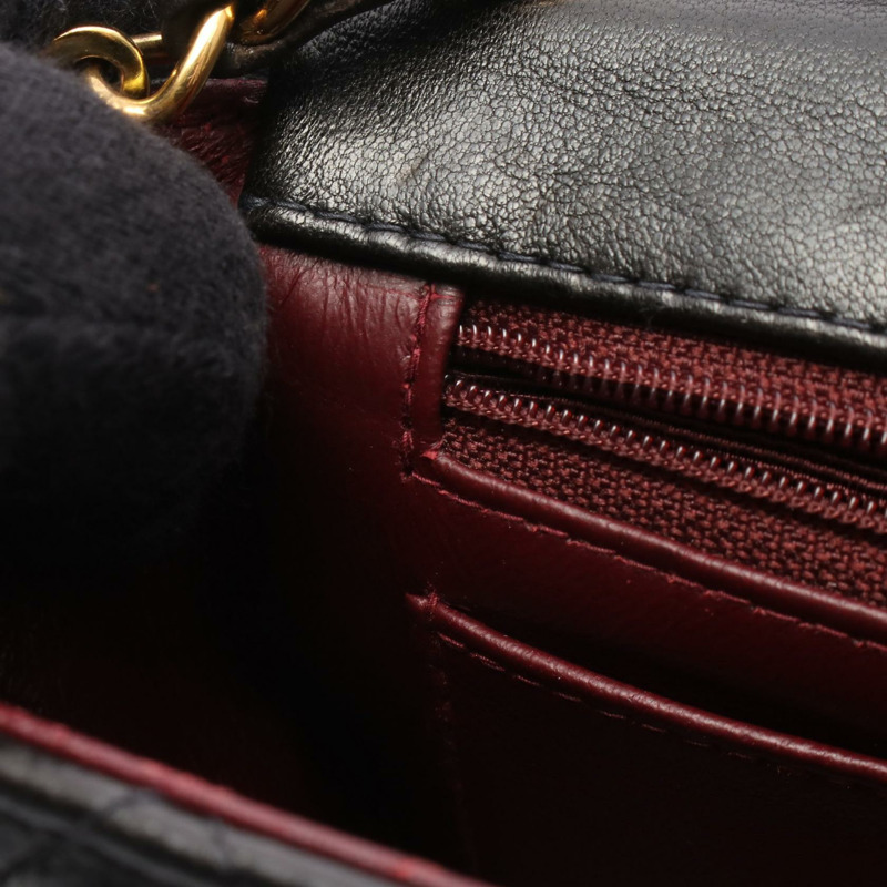 香奈兒迷你絎縫鏈條肩背斜背包，羊皮材質，黑色，金色五金，二手-7