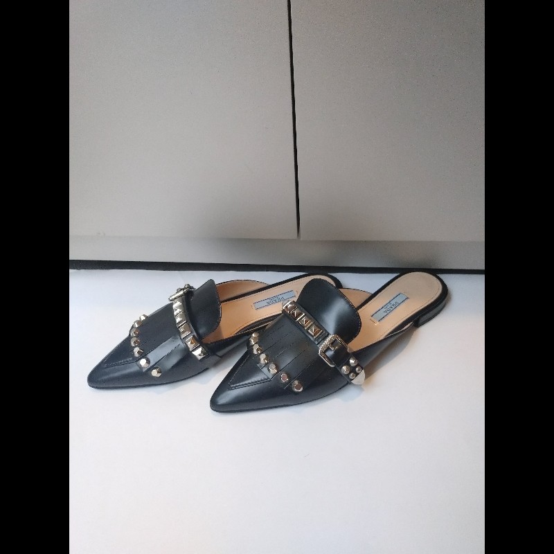 Prada 黑皮鉚釘尖頭平底鞋-5