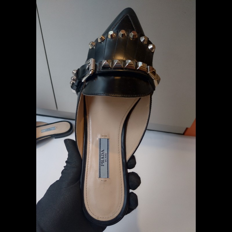 Prada 黑皮鉚釘尖頭平底鞋-6