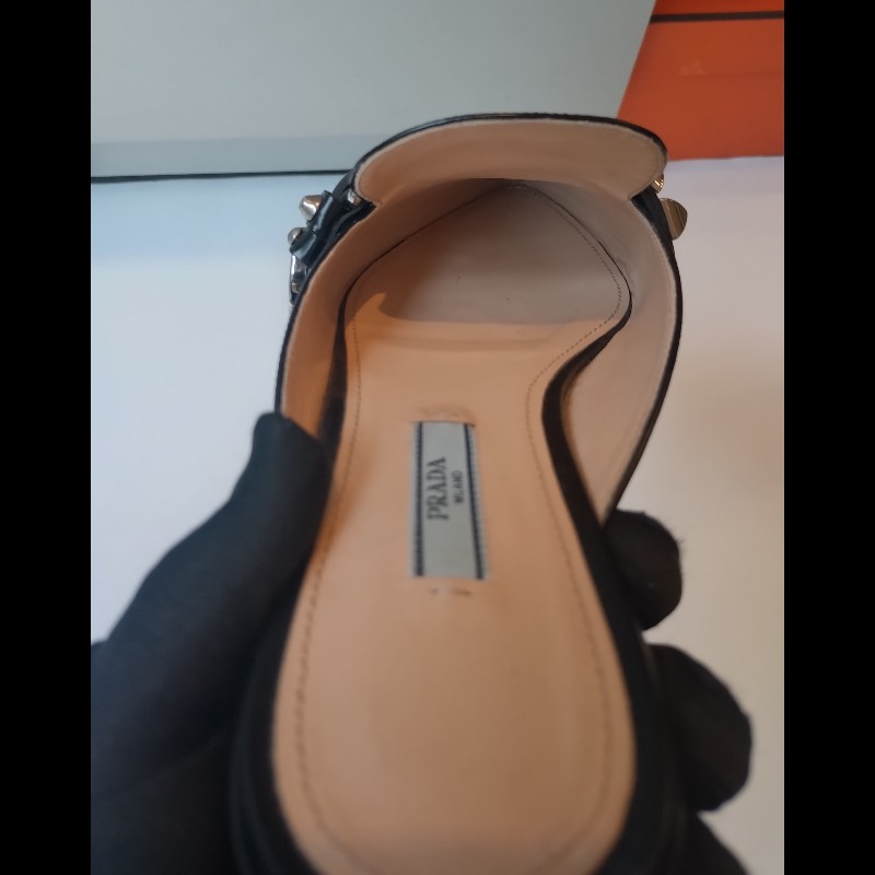 Prada 黑皮鉚釘尖頭平底鞋-7