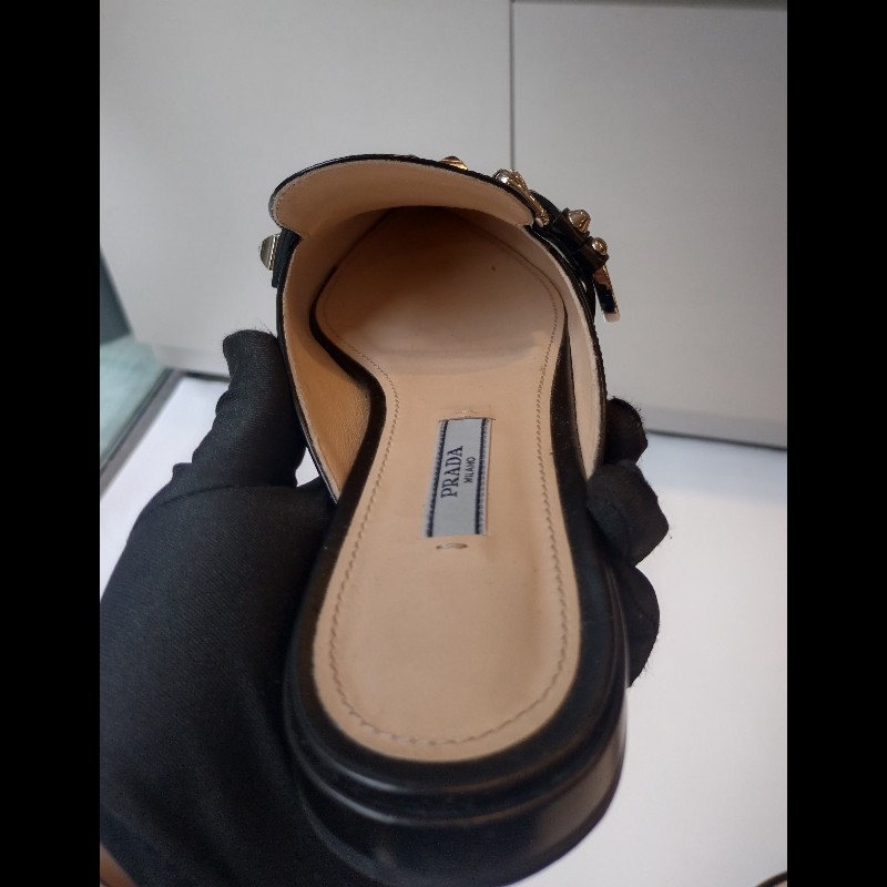 Prada 黑皮鉚釘尖頭平底鞋-9