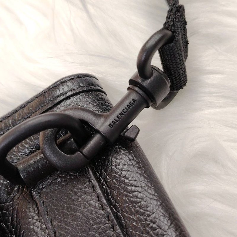 Balenciaga 巴黎世家 Men's Explorer Pouch 黑色-4