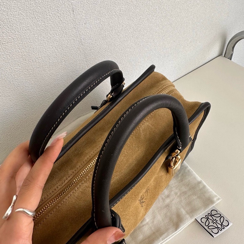 Loewe 麂皮亞馬遜手提包 尺寸約29*17-1