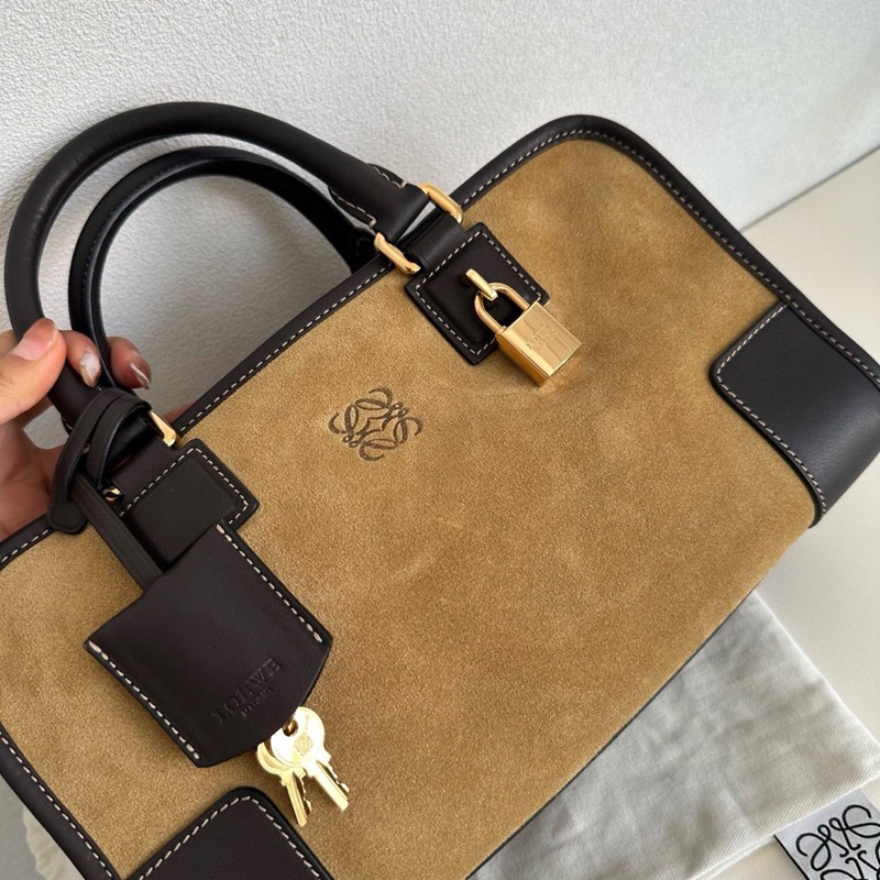 Loewe 麂皮亞馬遜手提包 尺寸約29*17-2