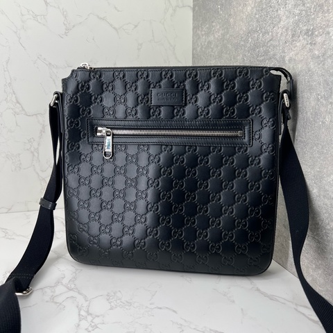 💗香緹國際精品💗 679 Gucci 黑壓紋肩背包 無磨損 內裡乾淨