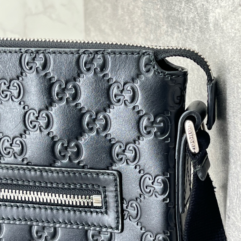 💗香緹國際精品💗 679 Gucci 黑壓紋肩背包 無磨損 內裡乾淨-1