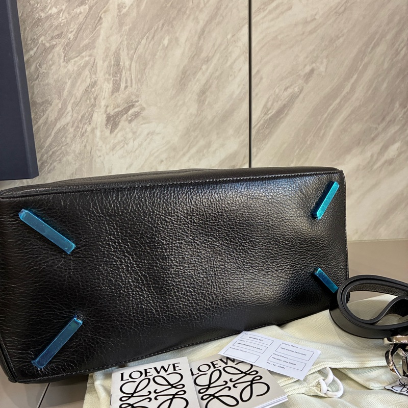 Loewe Puzzle 大號 黑色 大號男包 型男-4