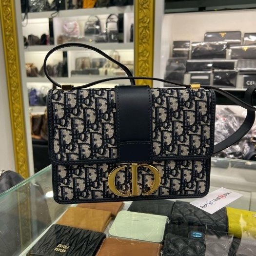 東區正精品㊣DIOR MONTAIGNE CD 30 藍色老花緹花布帆布金釦翻蓋蒙田包斜背包肩背包 RZ6108-0