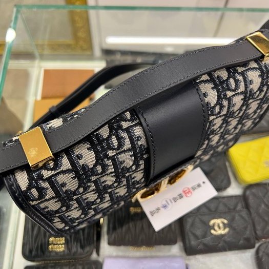 東區正精品㊣DIOR MONTAIGNE CD 30 藍色老花緹花布帆布金釦翻蓋蒙田包斜背包肩背包 RZ6108-4