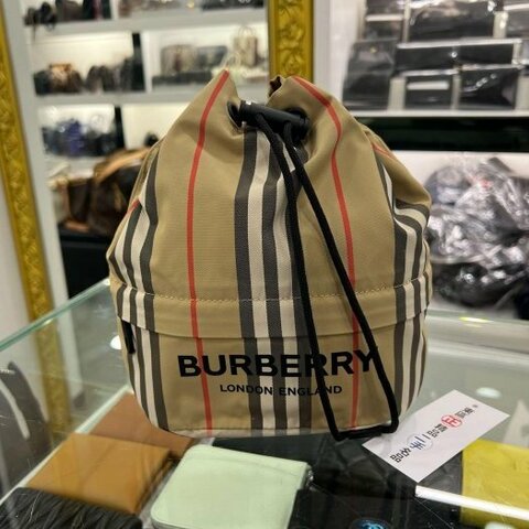 東區正精品㊣BURBERRY 80267371 經典格紋束口收納袋包 RZ6104