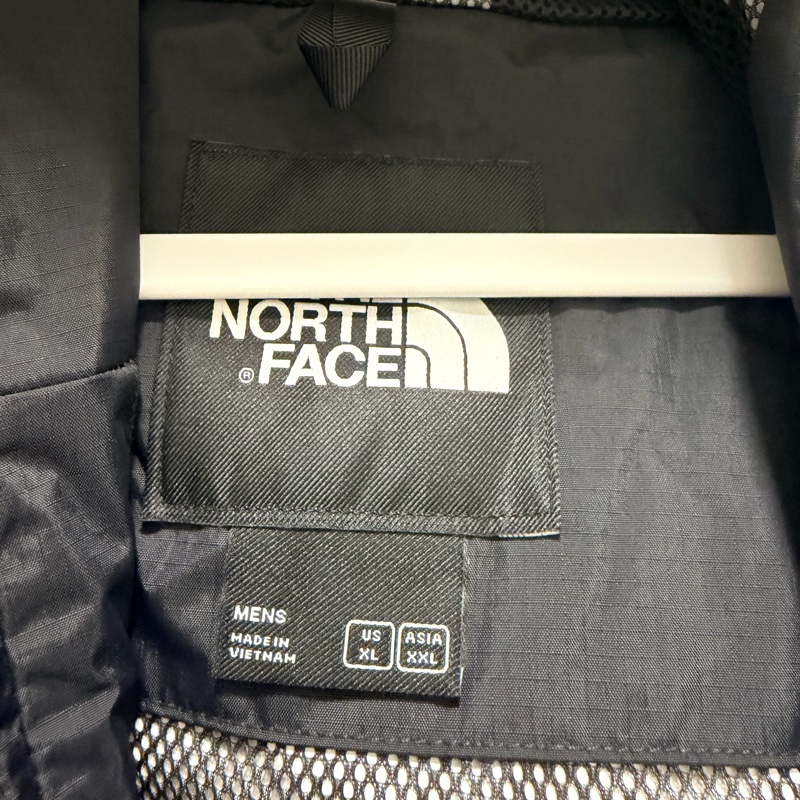The North FACE DRYVENT防水衝鋒衣-9