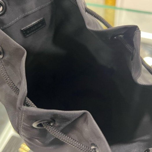 東區正精品㊣BURBERRY 8032188 黑色尼龍白字束口收納袋包 RZ6105-3