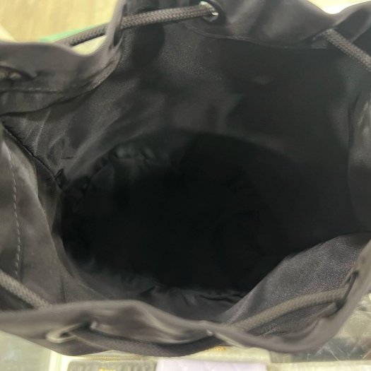 東區正精品㊣BURBERRY 8032188 黑色尼龍白字束口收納袋包 RZ6105-4