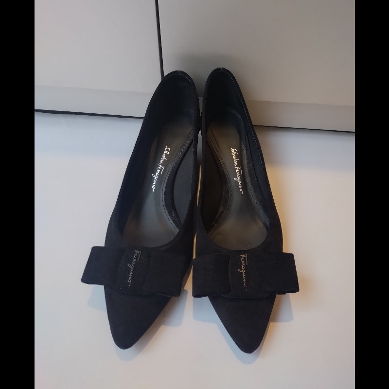 Ferragamo 黑麂皮尖頭方跟女鞋-3