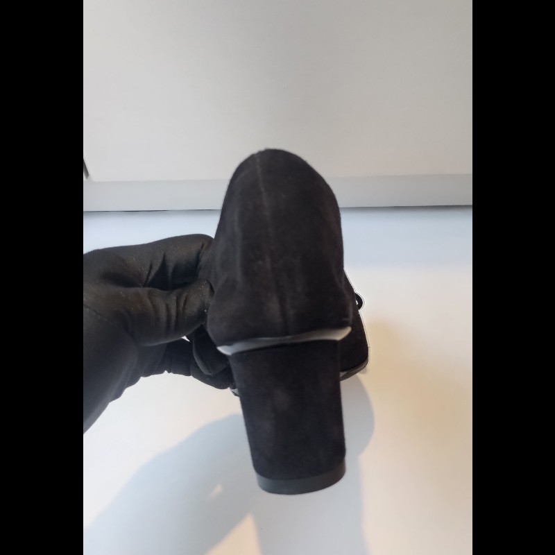 Ferragamo 黑麂皮尖頭方跟女鞋-8