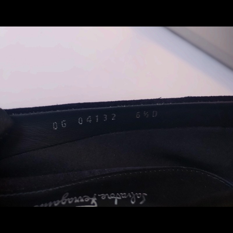 Ferragamo 黑麂皮尖頭方跟女鞋-9