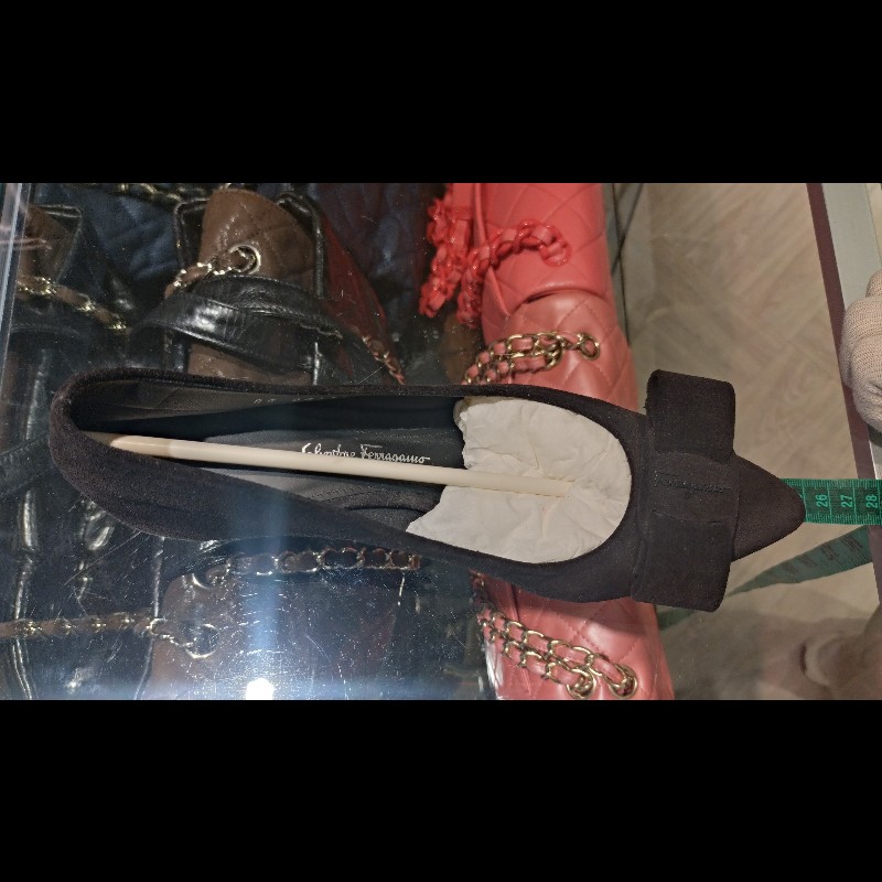 Ferragamo 黑麂皮尖頭方跟女鞋-13