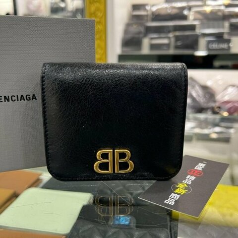 東區正精品㊣BALENCIAGA 765459 全新黑色牛皮金扣字母LOGO釦子零錢袋短夾 RZ6106
