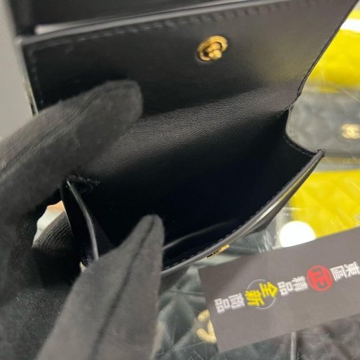 東區正精品㊣BALENCIAGA 765459 全新黑色牛皮金扣字母LOGO釦子零錢袋短夾 RZ6106-4