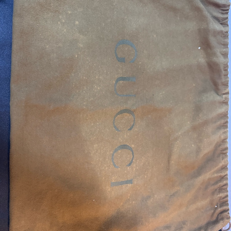 Gucci 黑色酷炫肩背包-15