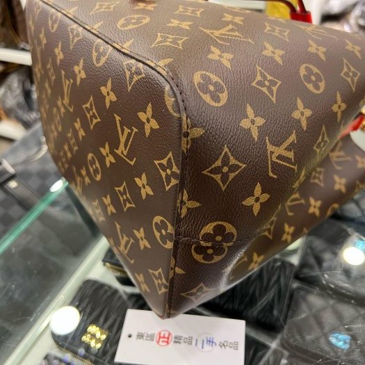 東區正精品㊣LV M44021 NEONOE 原花內層紅色紅邊束口水桶包肩背包斜背包兩用包 RZ6113-6