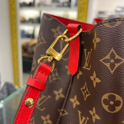 東區正精品㊣LV M44021 NEONOE 原花內層紅色紅邊束口水桶包肩背包斜背包兩用包 RZ6113-8