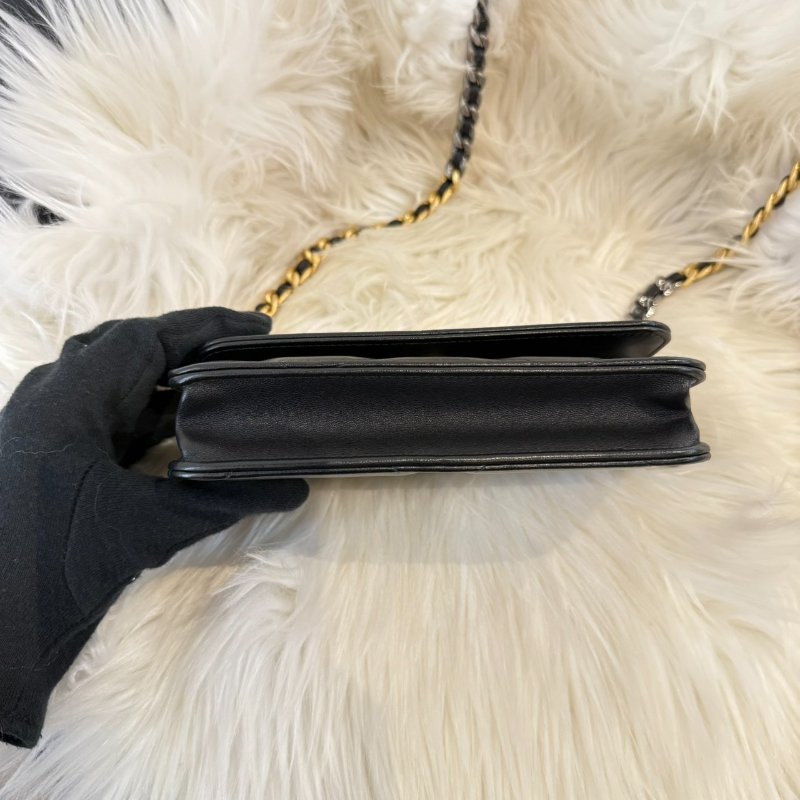 香奈兒 19 Mini Woc 黑金扣-8