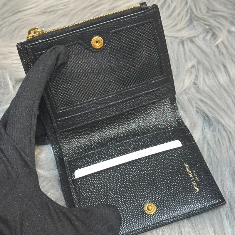 💎Han's house精品服飾💎YSL SAINT LAURENT 魚子醬兩折 短夾 575879-5