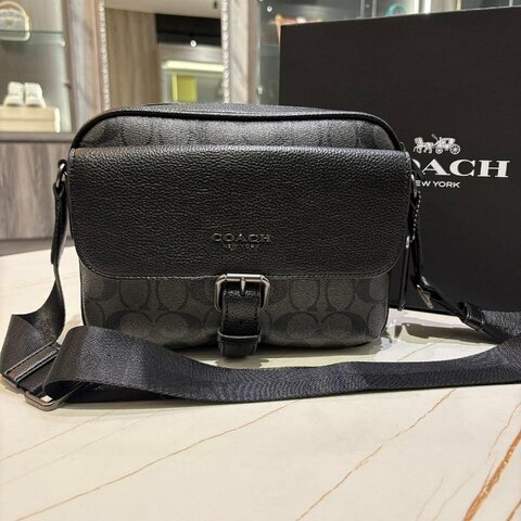 *SHIHNA名牌精品* COACH 男款 緹花LOGO防刮拉鍊斜背包