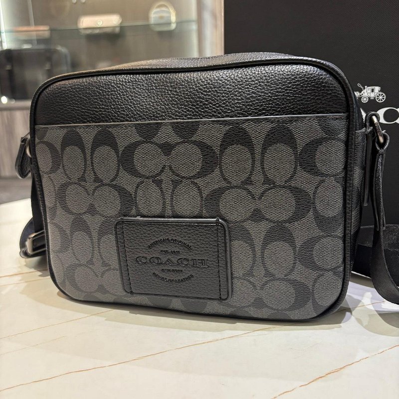 *SHIHNA名牌精品* COACH 男款 緹花LOGO防刮拉鍊斜背包-6