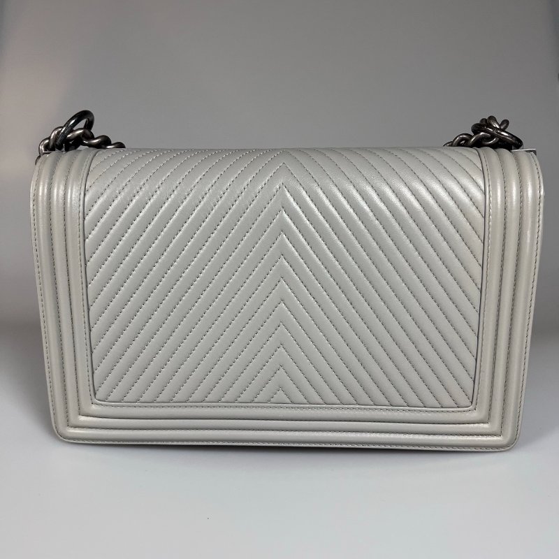 CHANEL BOY28銀釦山型紋鏈條包 灰 20開-1