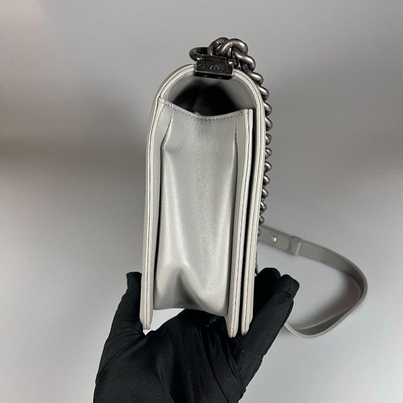 CHANEL BOY28銀釦山型紋鏈條包 灰 20開-3