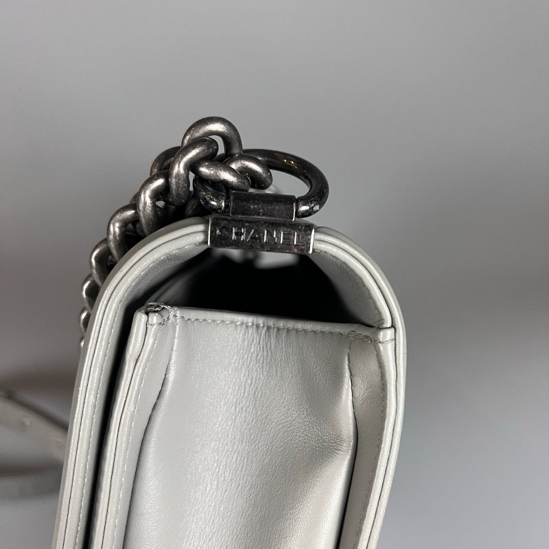 CHANEL BOY28銀釦山型紋鏈條包 灰 20開-5