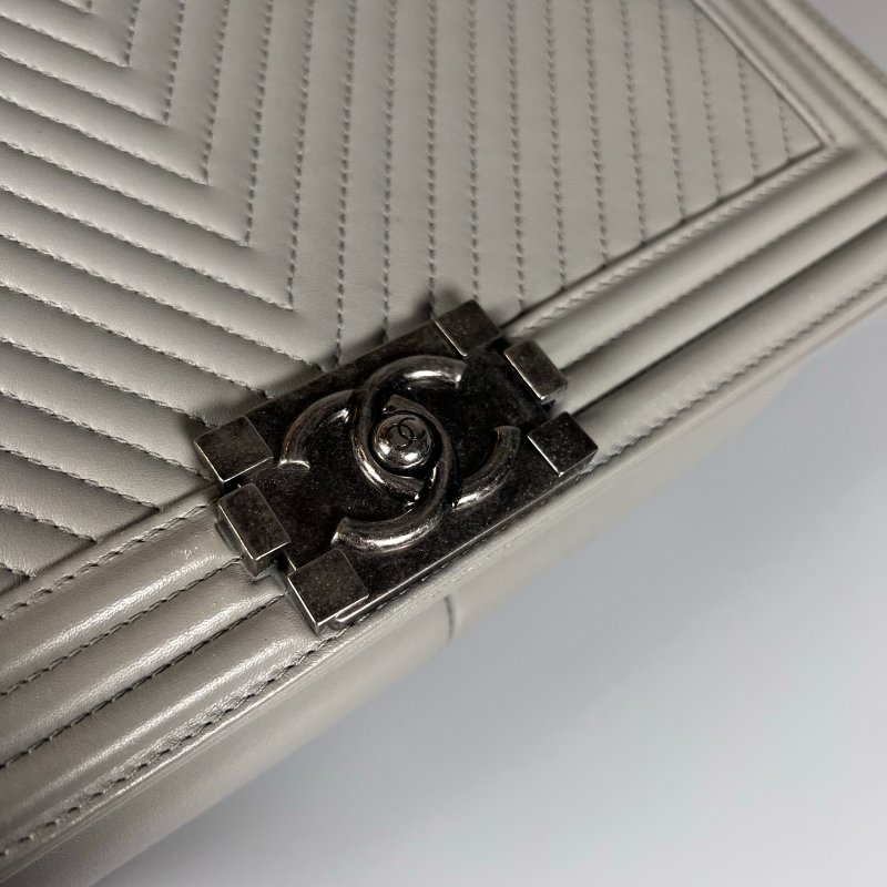 CHANEL BOY28銀釦山型紋鏈條包 灰 20開-7