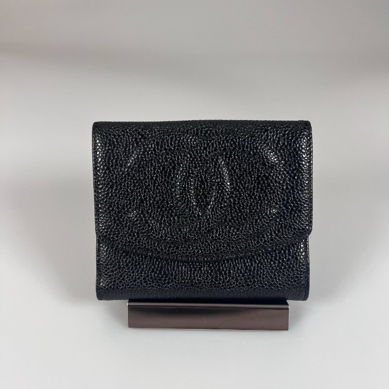 CHANEL 浮雕荔枝皮翻蓋對開短夾 黑 5開-0