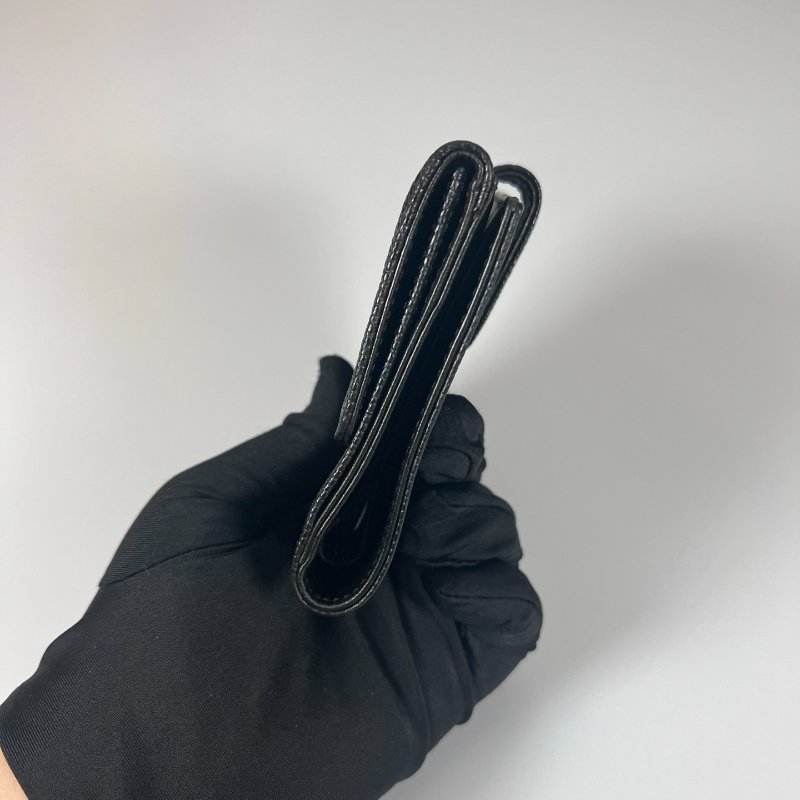 CHANEL 浮雕荔枝皮翻蓋對開短夾 黑 5開-2